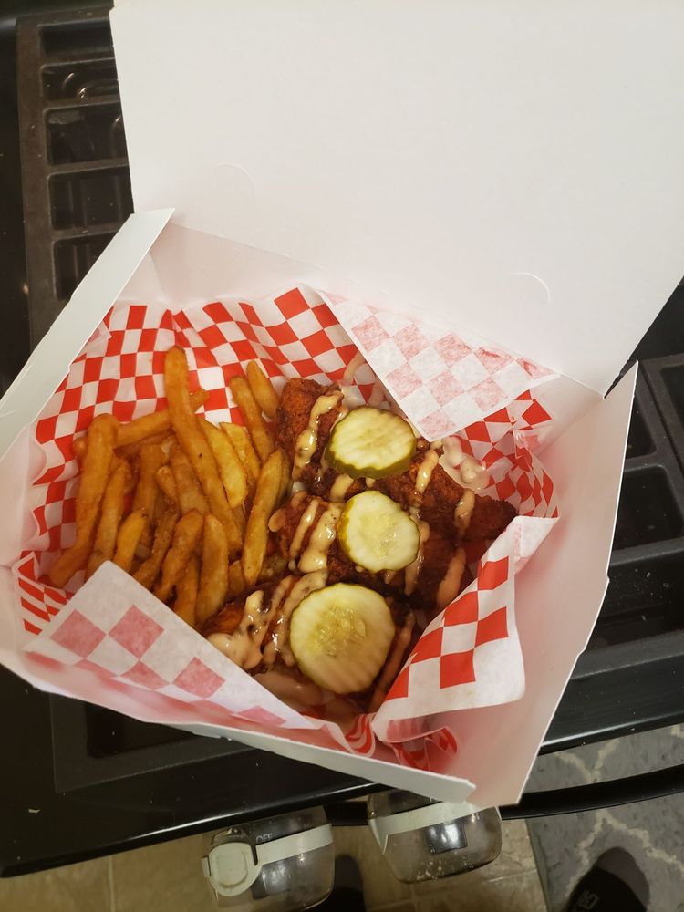 Mega Hot Chicken 23460 Cinema Dr, Santa Clarita