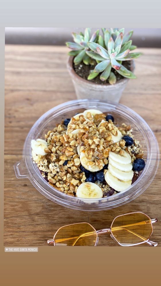 The Hive - Organic Cafe & Superfood Bar 606 Broadway #102, Santa Monica