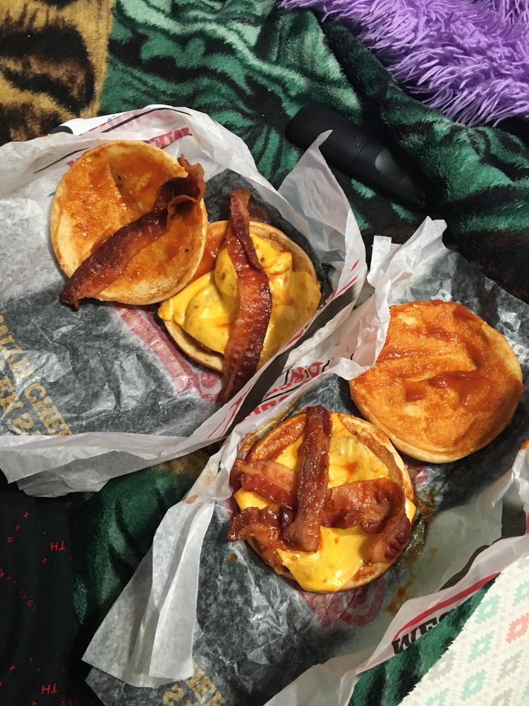 Carl's Jr. 373 Aviation Blvd, Santa Rosa