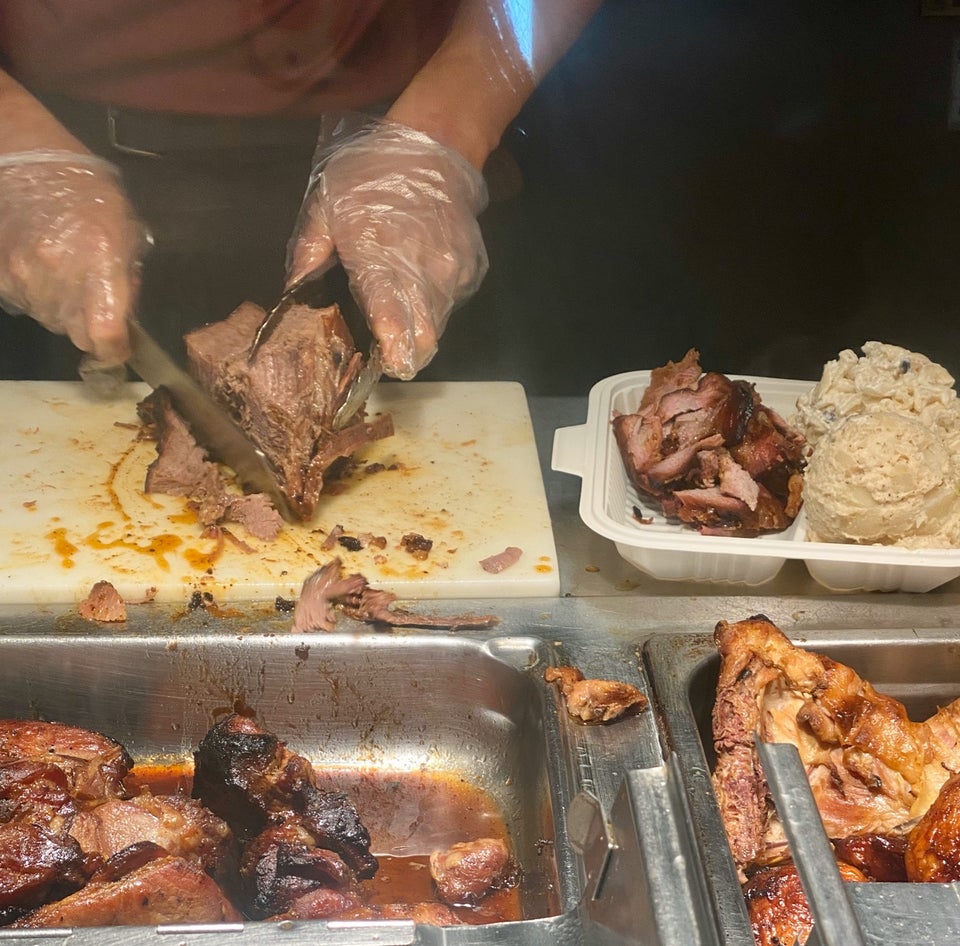 Red Bee Bbq 750 Stony Point Rd, Santa Rosa
