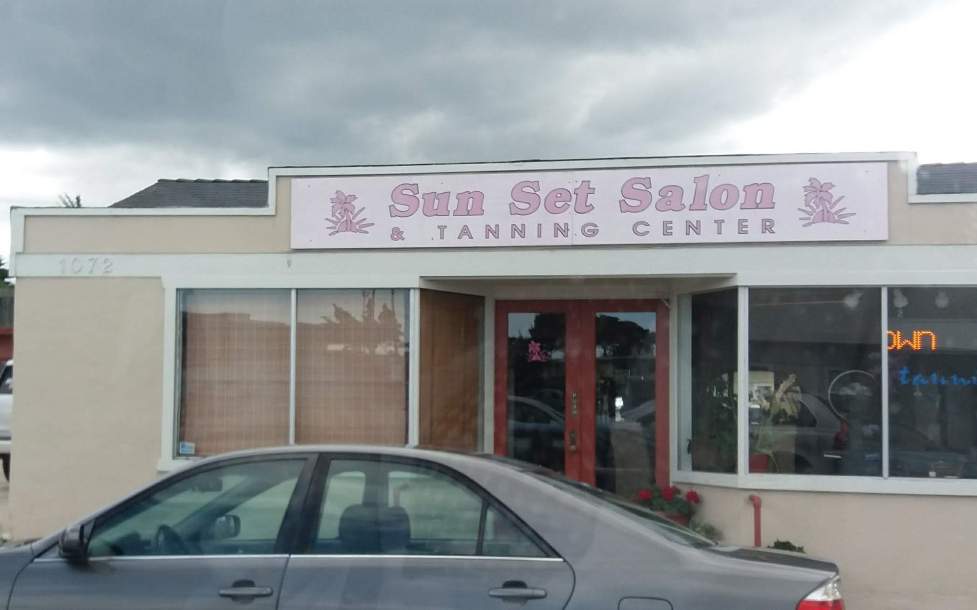 Sunset Salon & Tanning Center