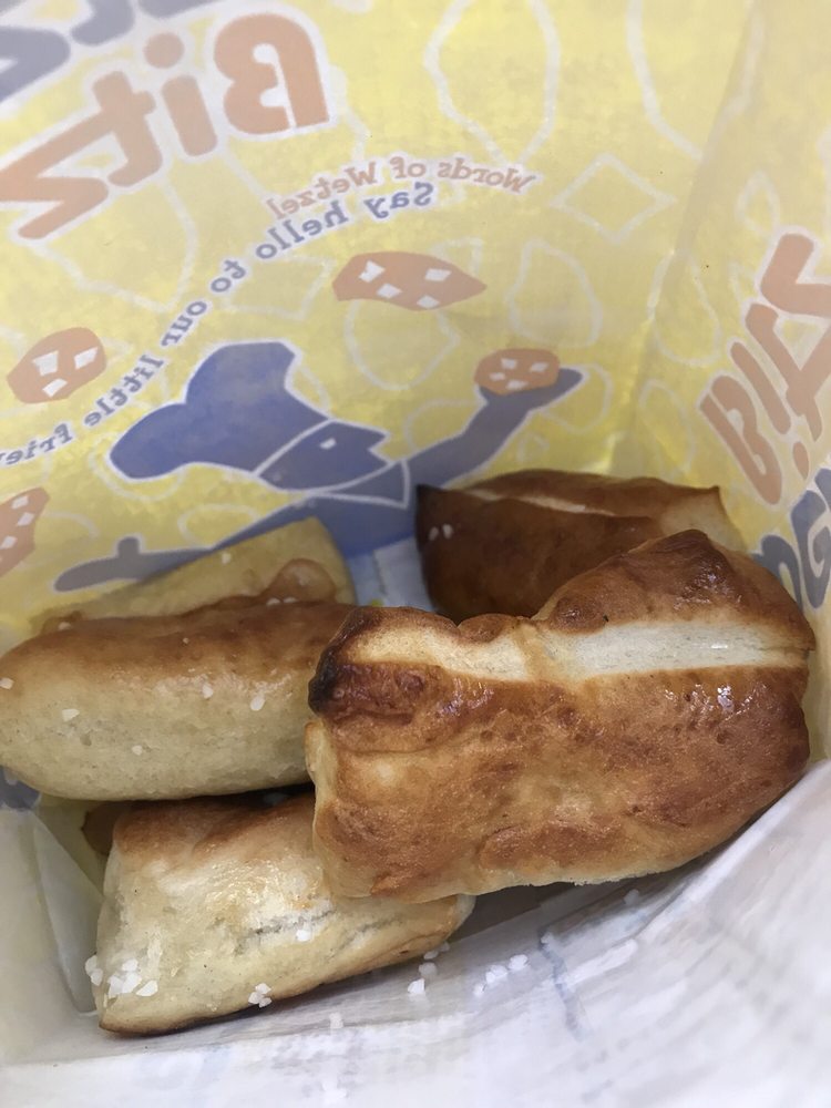 Wetzel's Pretzels 14006 Riverside Dr #9240, Sherman Oaks