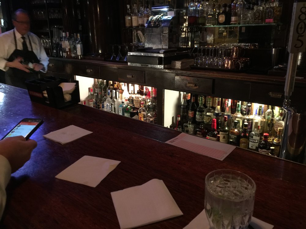 Valley Inn Restaurant and Martini Bar 4557 Sherman Oaks Ave, Sherman Oaks