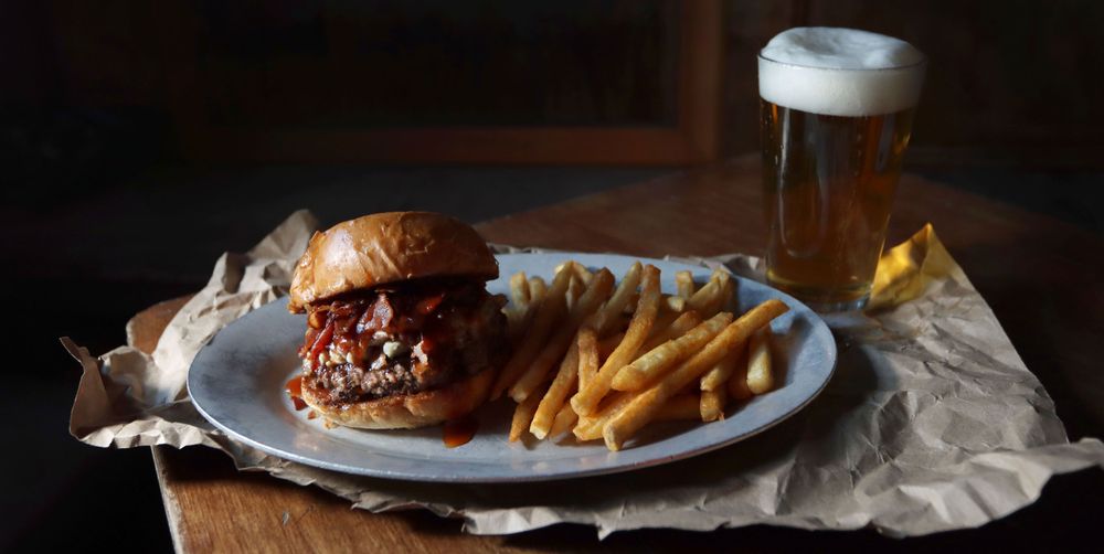 Blue Dog Beer Tavern 4524 Saugus Ave, Sherman Oaks