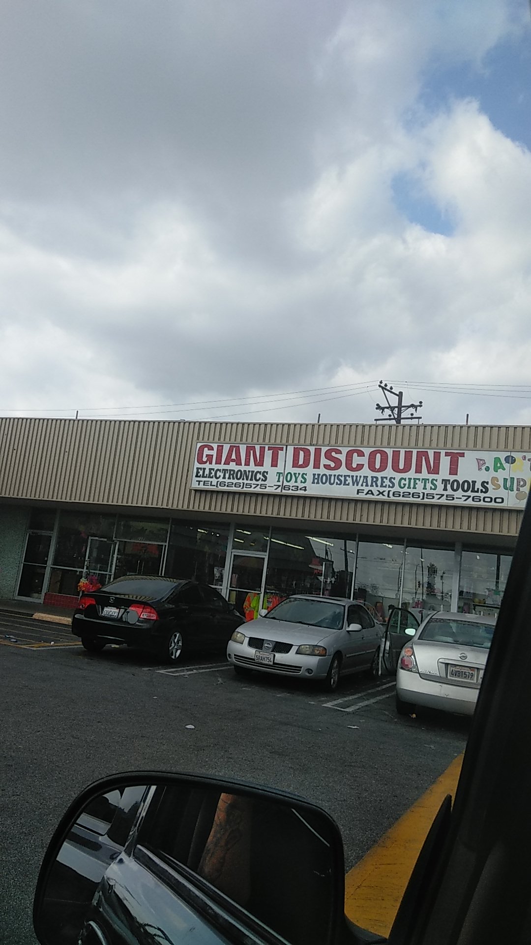 Giant Discount