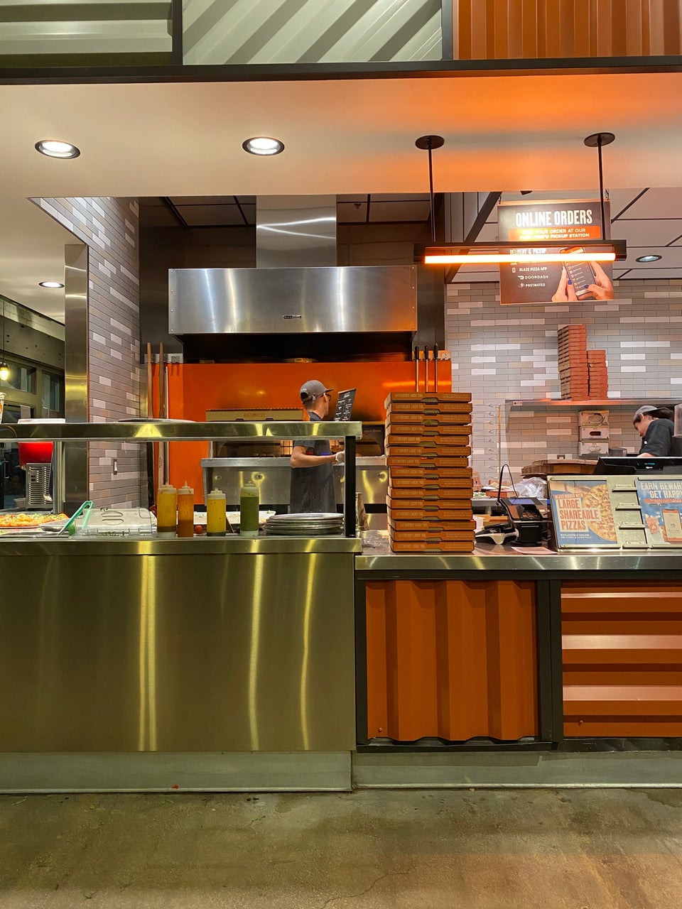 Blaze Pizza 1100 Fair Oaks Ave, South Pasadena