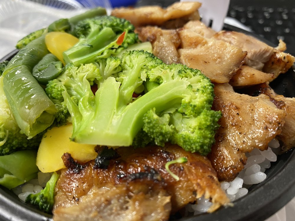 L&L Hawaiian Barbecue 4555 N Pershing Ave #33A, Stockton