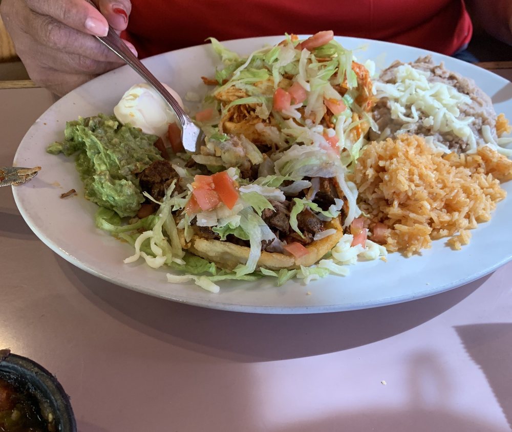 Casa Flores Restaurant 201 E Weber Ave, Stockton