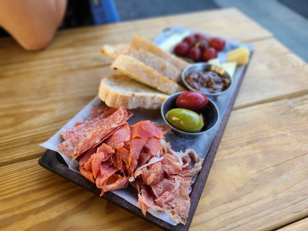 Laurel Tavern 11938 Ventura Blvd, Studio City