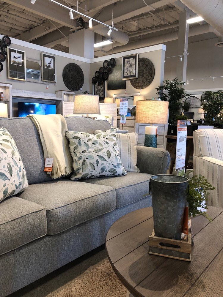Ashley Furniture HomeStore 19800 Hawthorne Blvd, Torrance