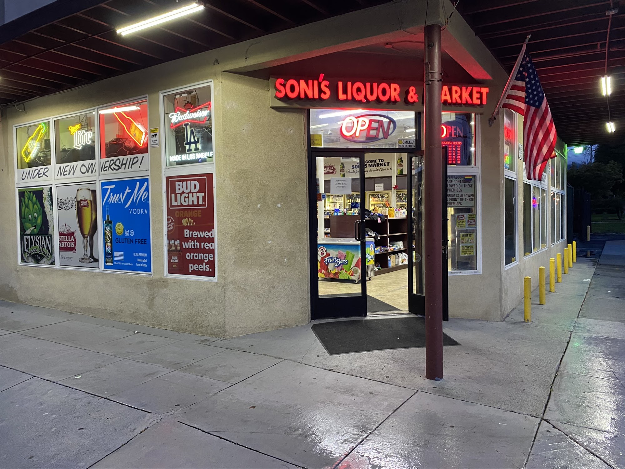 Soni's Liquor & market