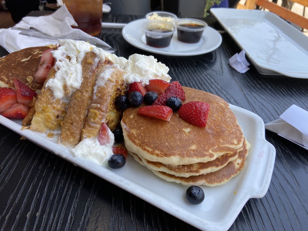 Harvest Moon Kitchen + marketplace 12456 W Magnolia Blvd, Valley Village