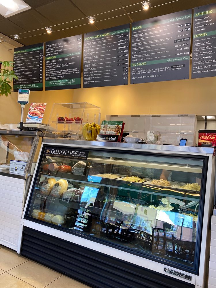 Villaggio Deli & Restaurant 6310 Van Nuys Blvd, Van Nuys