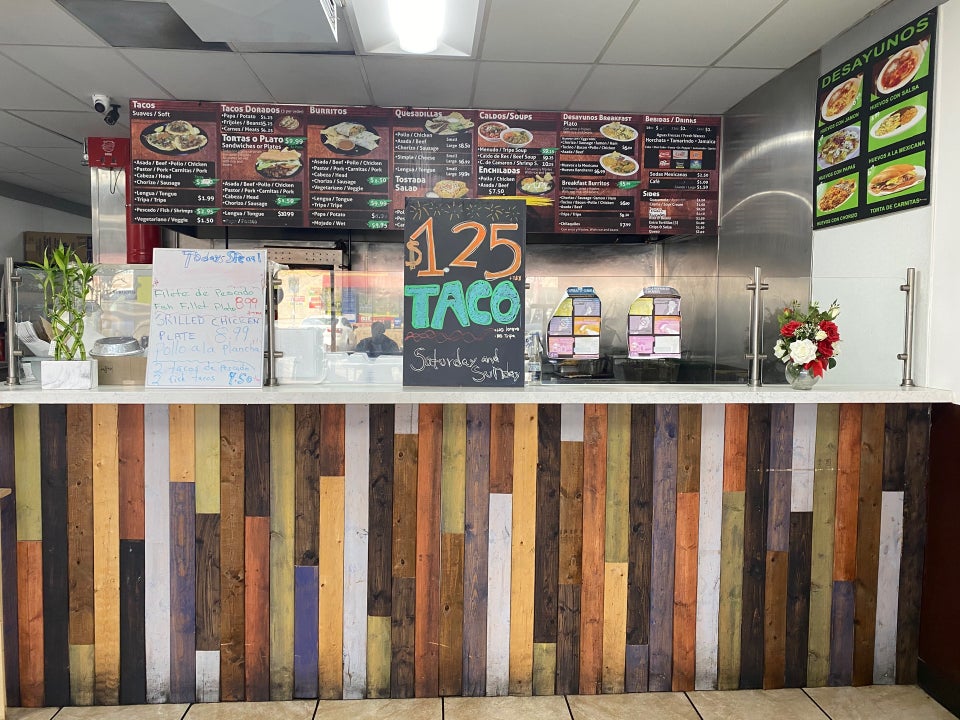 Gordos Tacos 14350 Victory Blvd #6, Van Nuys