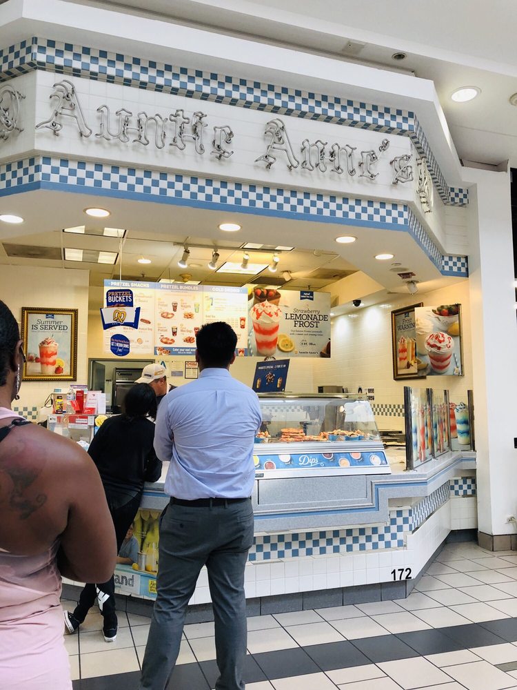 Auntie Anne's 172 Plaza Dr, West Covina