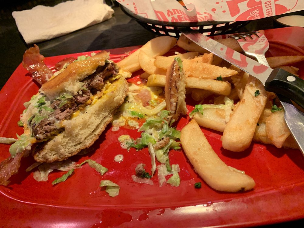 Red Robin Gourmet Burgers and Brews 428 Plaza Dr, West Covina