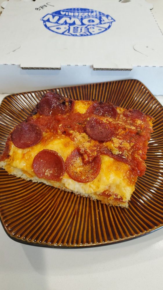 dtown pizzeria 7326 Santa Monica Blvd, West Hollywood