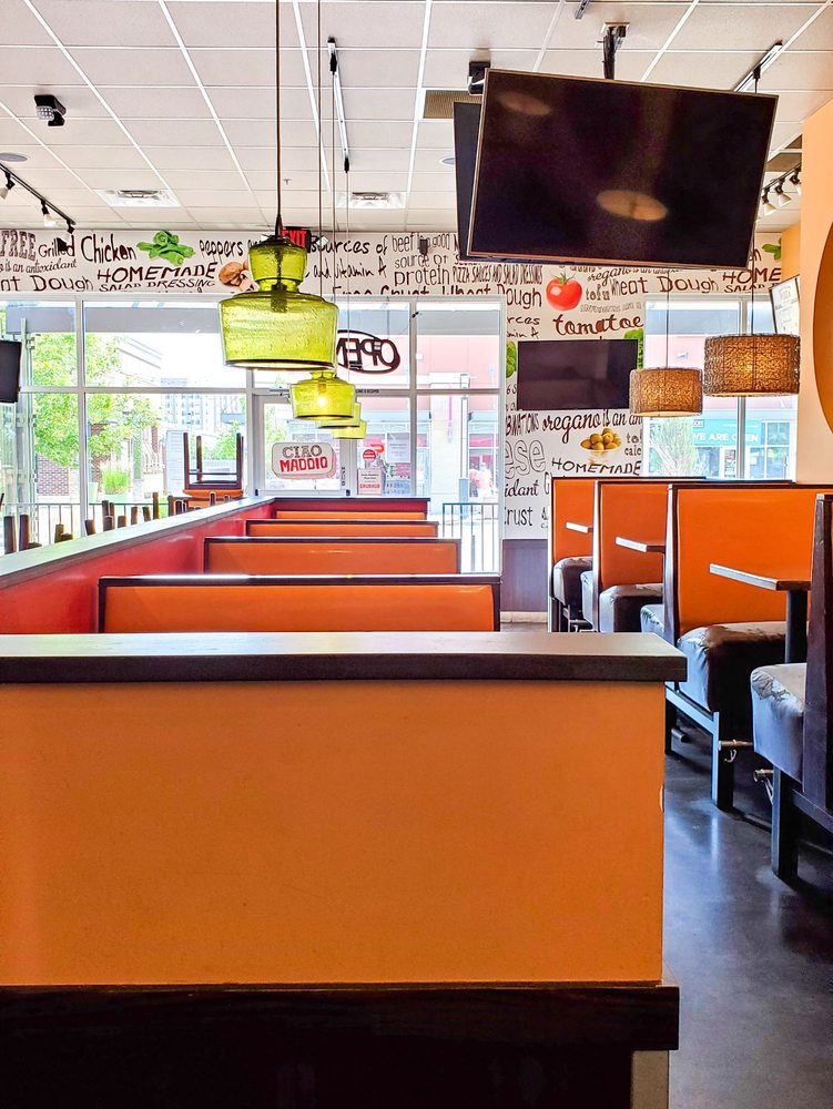 Uncle Maddio's Pizza Joint 10601 E Garden Dr #105, Aurora
