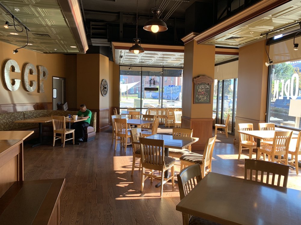 Cedar Creek Pub 2100 North Ursula Street+1 303-537-4124, Aurora