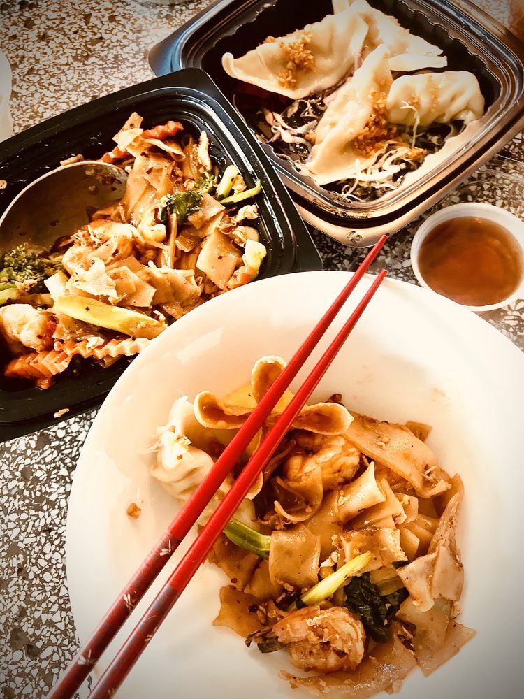Bua Traditional Thai Cuisine 950 S Abilene St, Aurora
