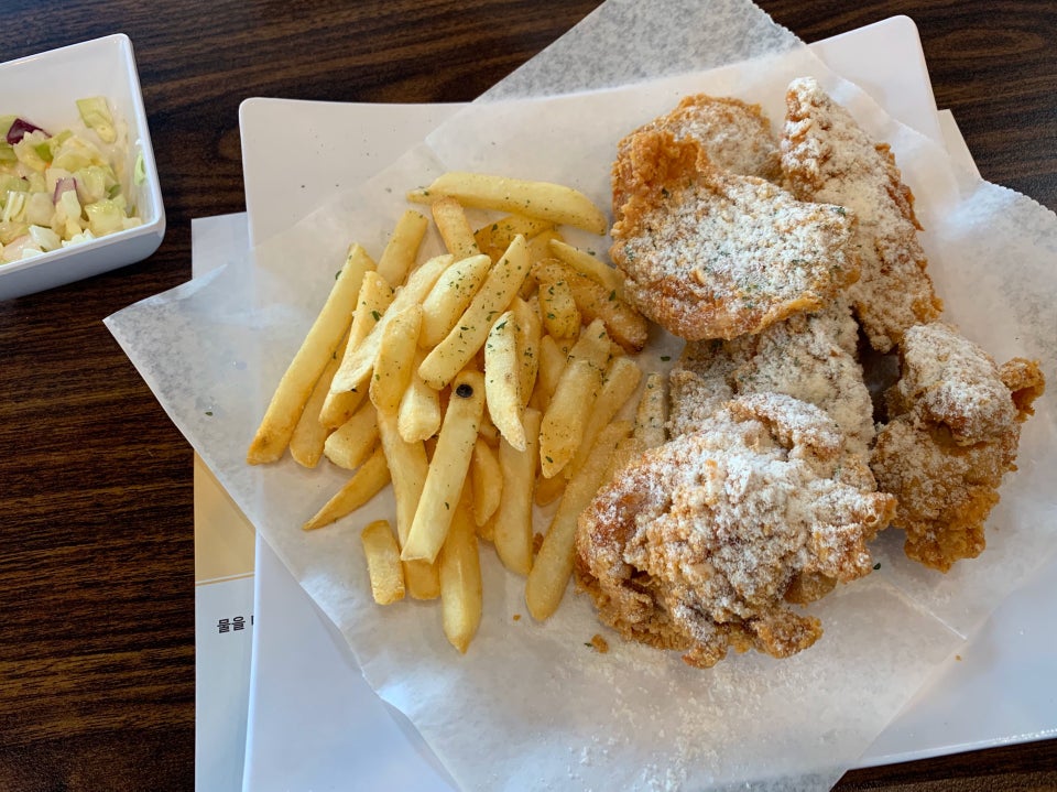 Vons Chicken Aurora 12101 E Iliff Ave Unit K, Aurora