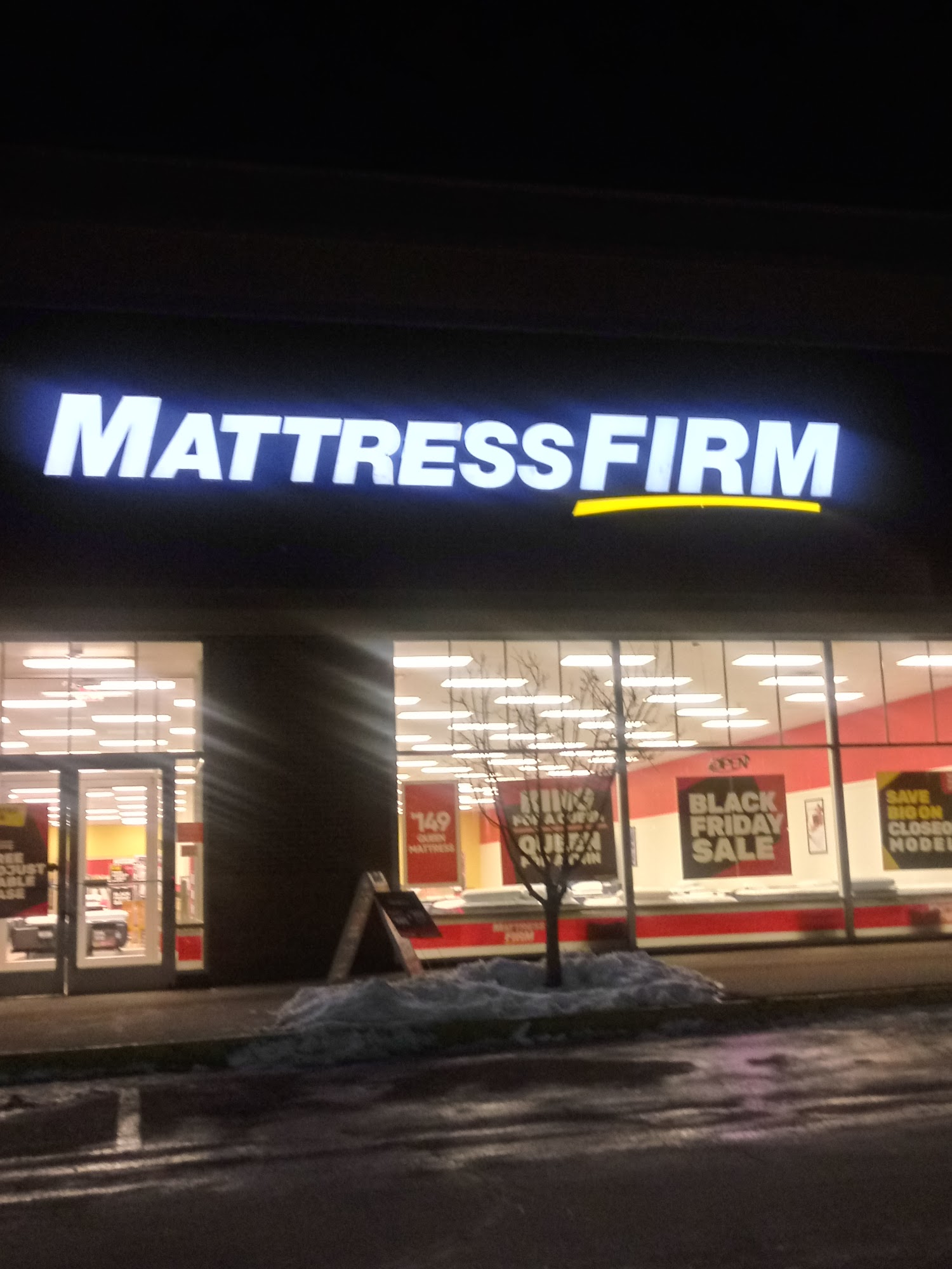 Mattress Firm Lakewood City Commons