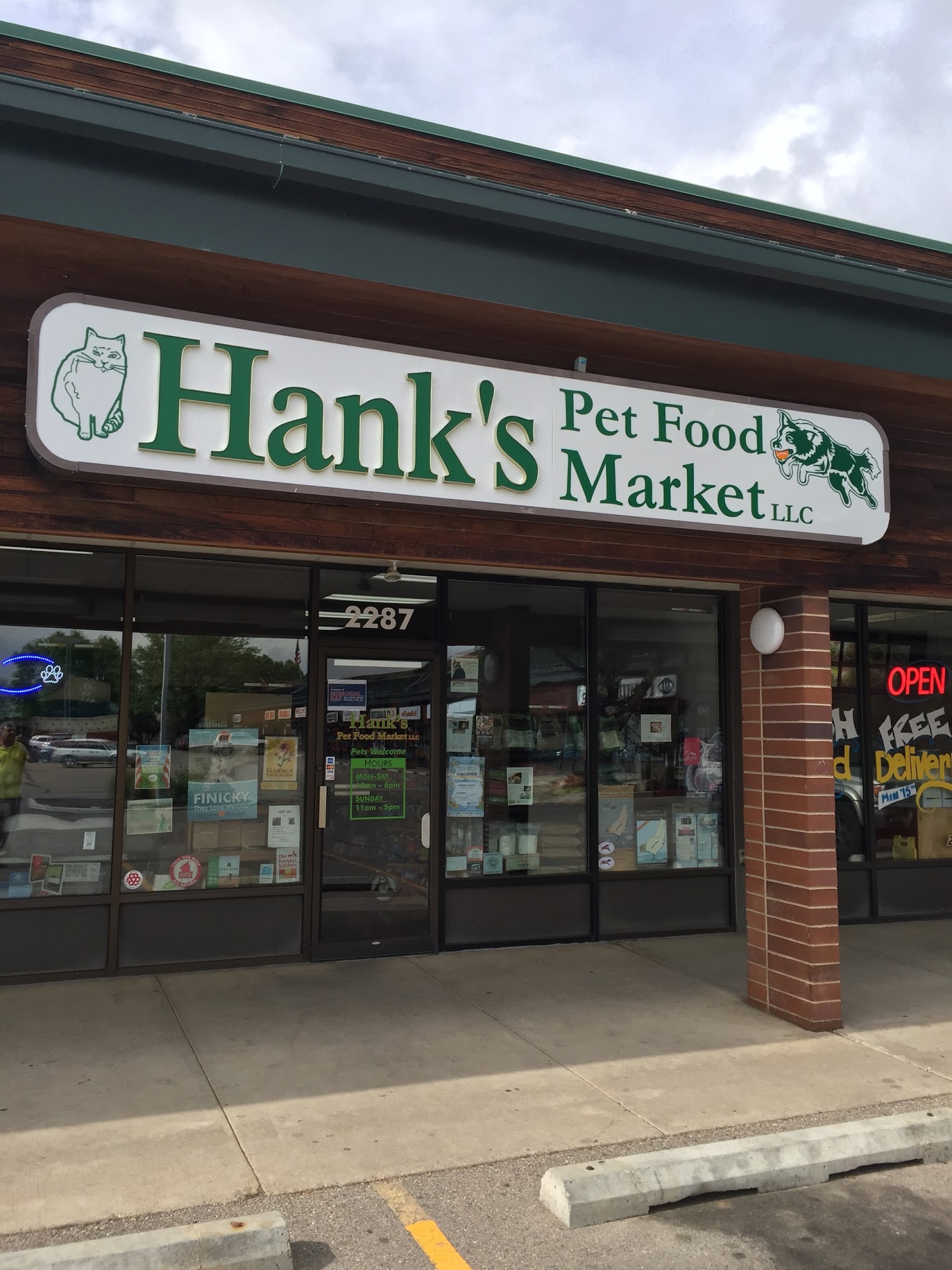 Hank's Pet Food Market LLC