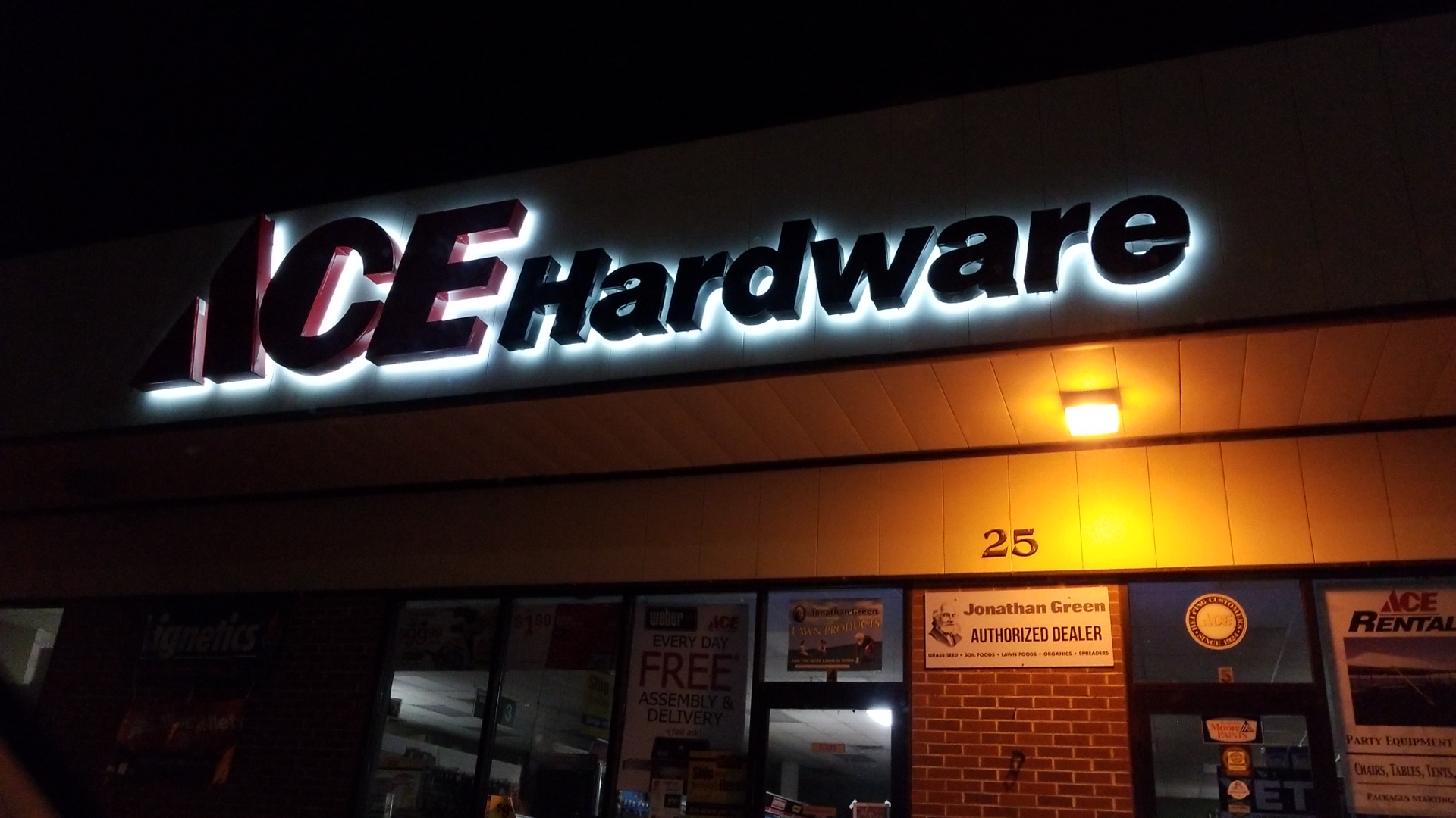 East Hampton Ace Hardware