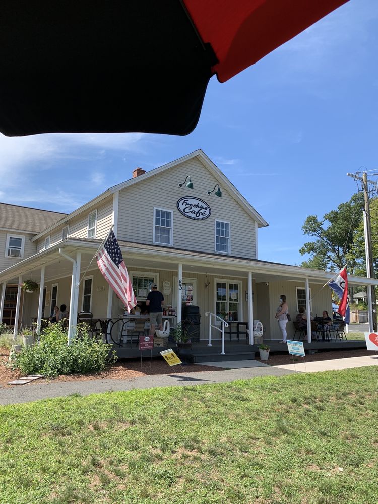 Freshies Cafe 83 Salmon Brook St, Granby