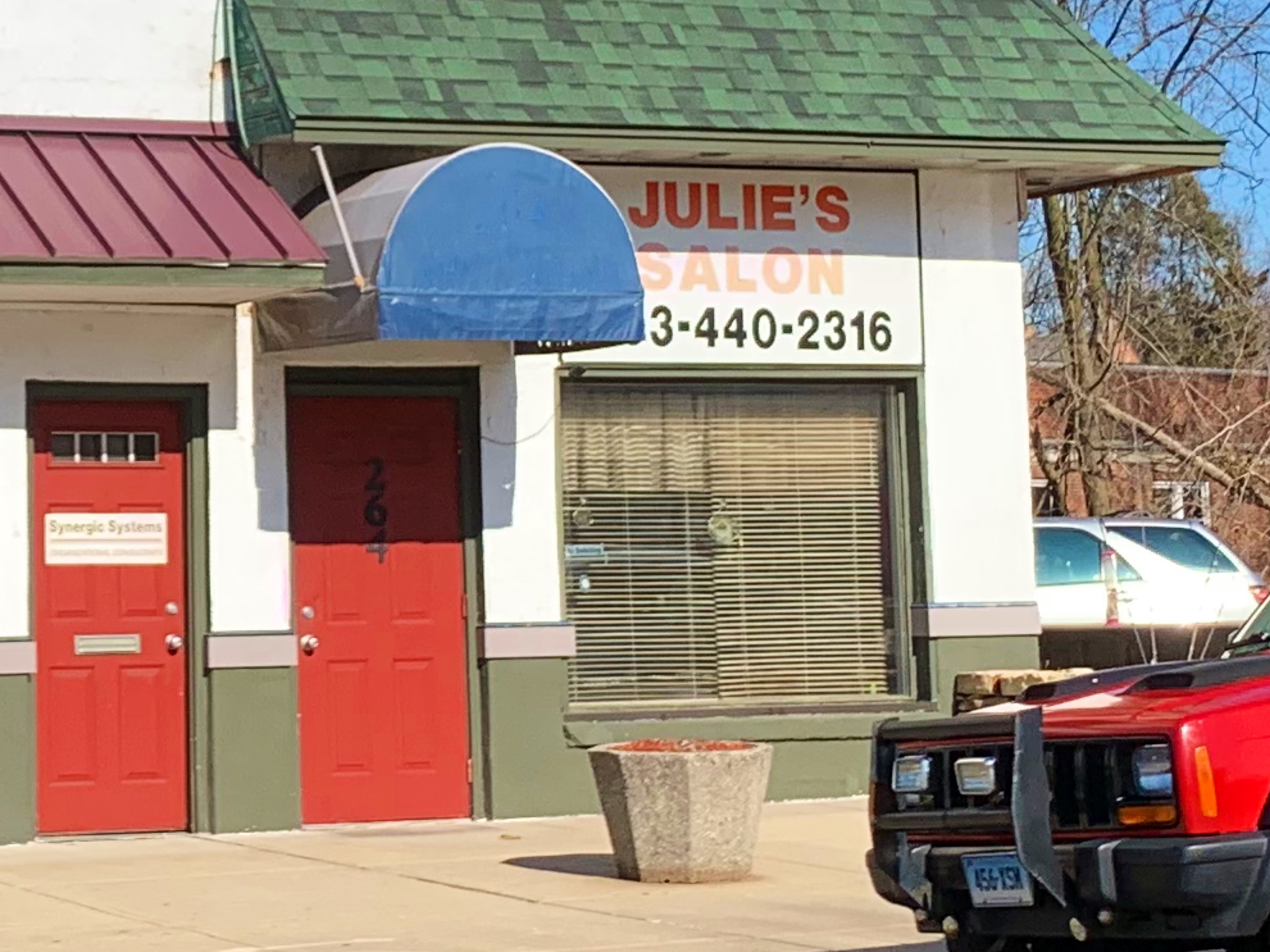 Julie's Salon