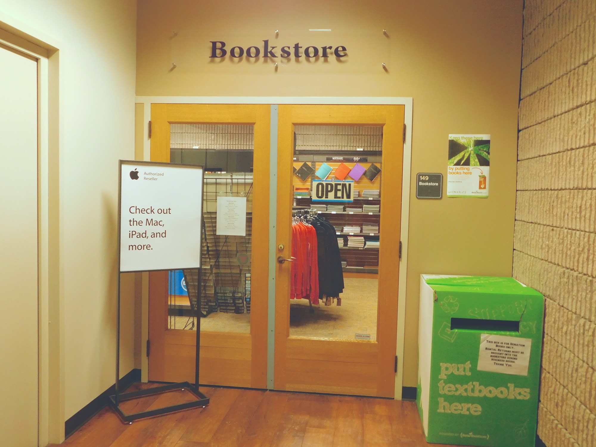 Follett's Bookstore at Middlesex Community College Middletown, CT