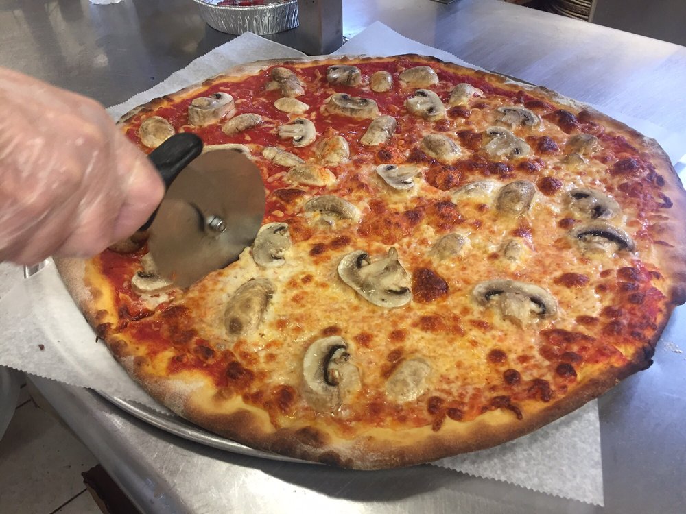 Avelino's Pizza 382 Grand Ave, New Haven