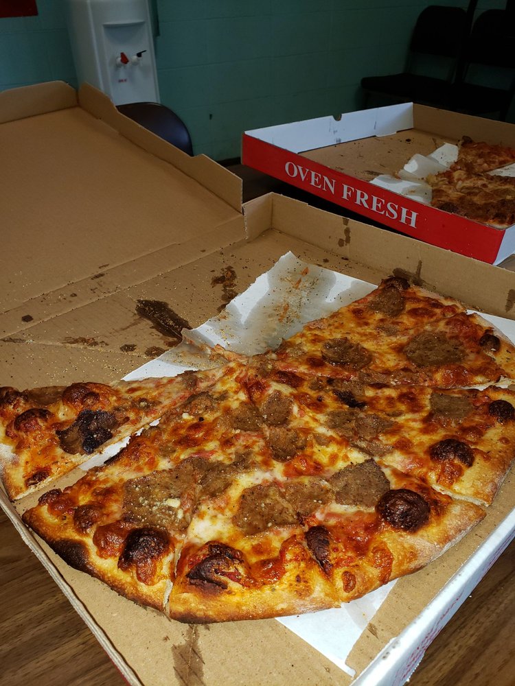 Frisco’s Pizza 383 Forbes Ave, New Haven