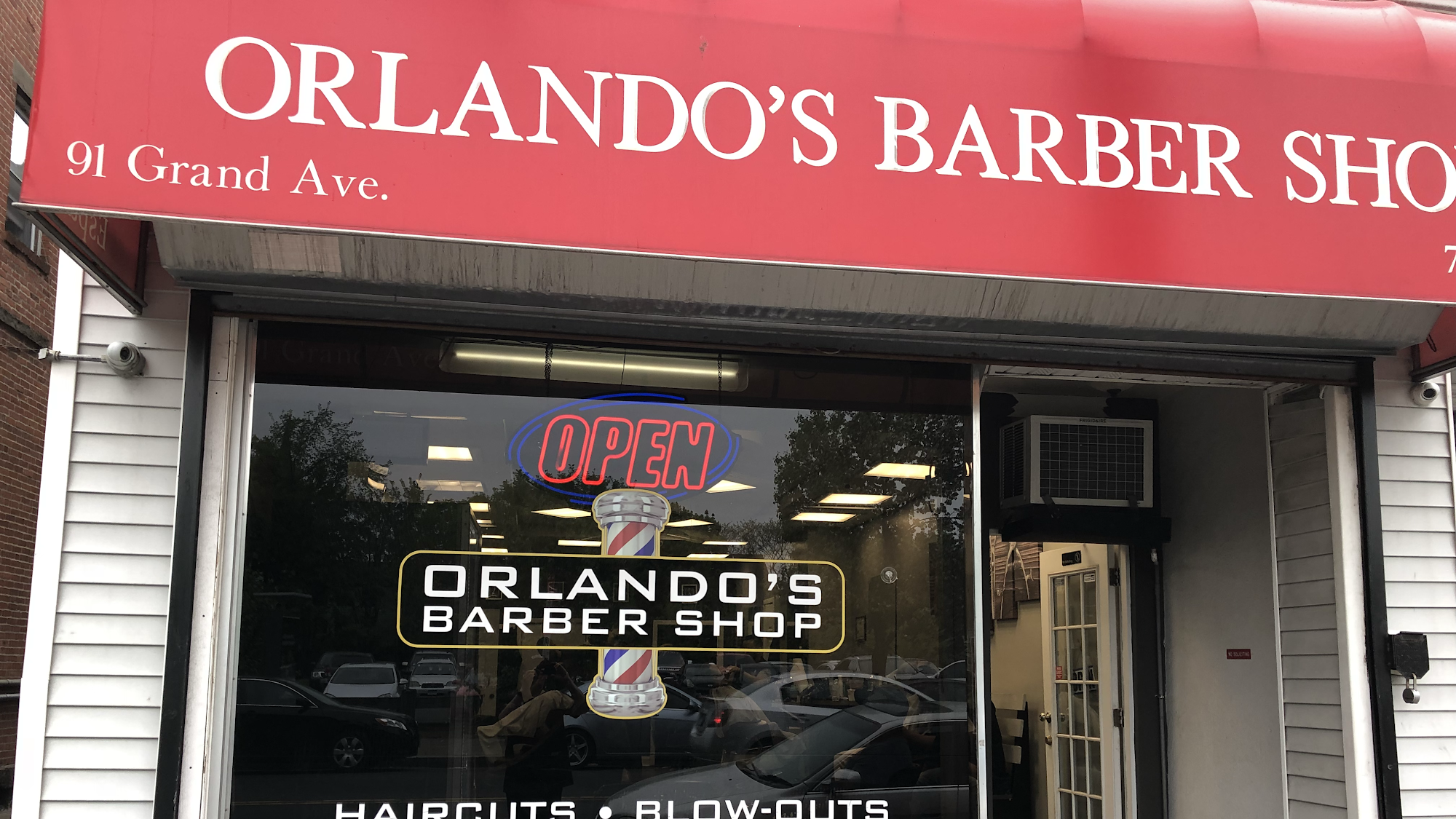 Orlando's Barbershop