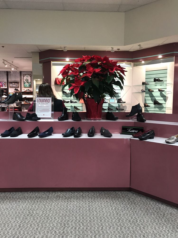 FOOTPRINTS SHOES & ACCESSORIES Newington CT Hours, Directions