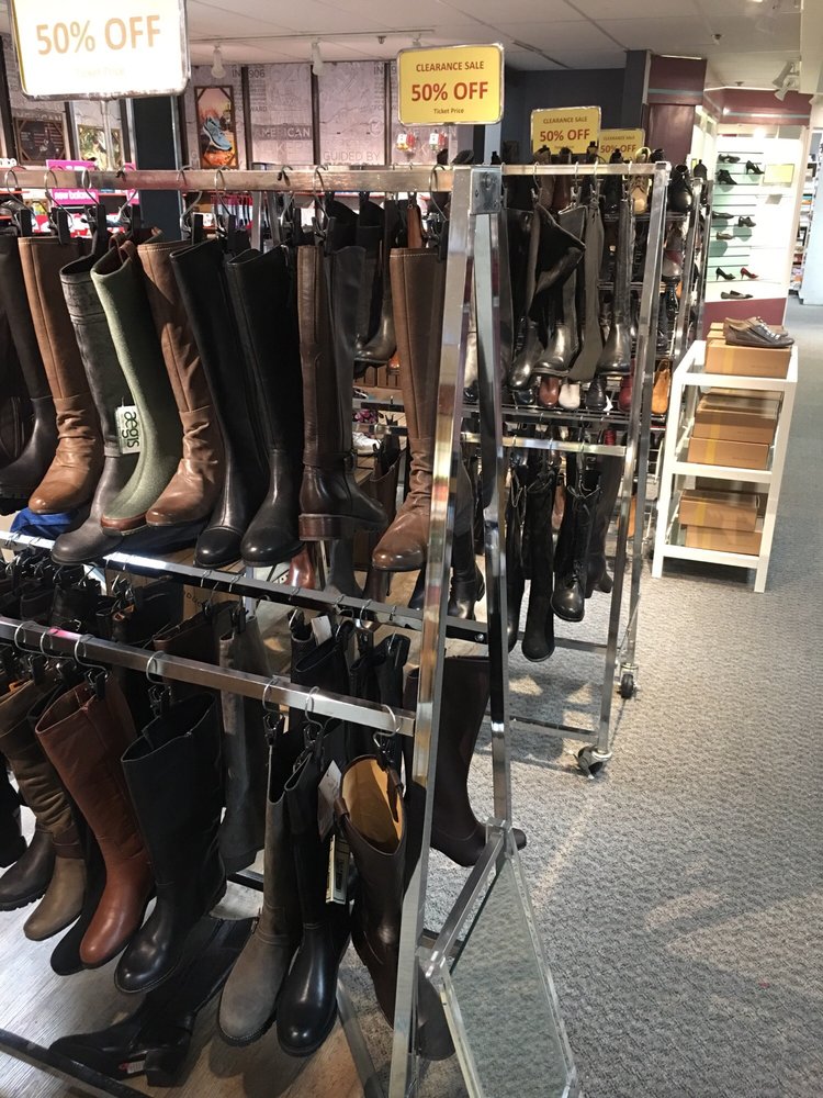 FOOTPRINTS SHOES & ACCESSORIES Newington CT Hours, Directions