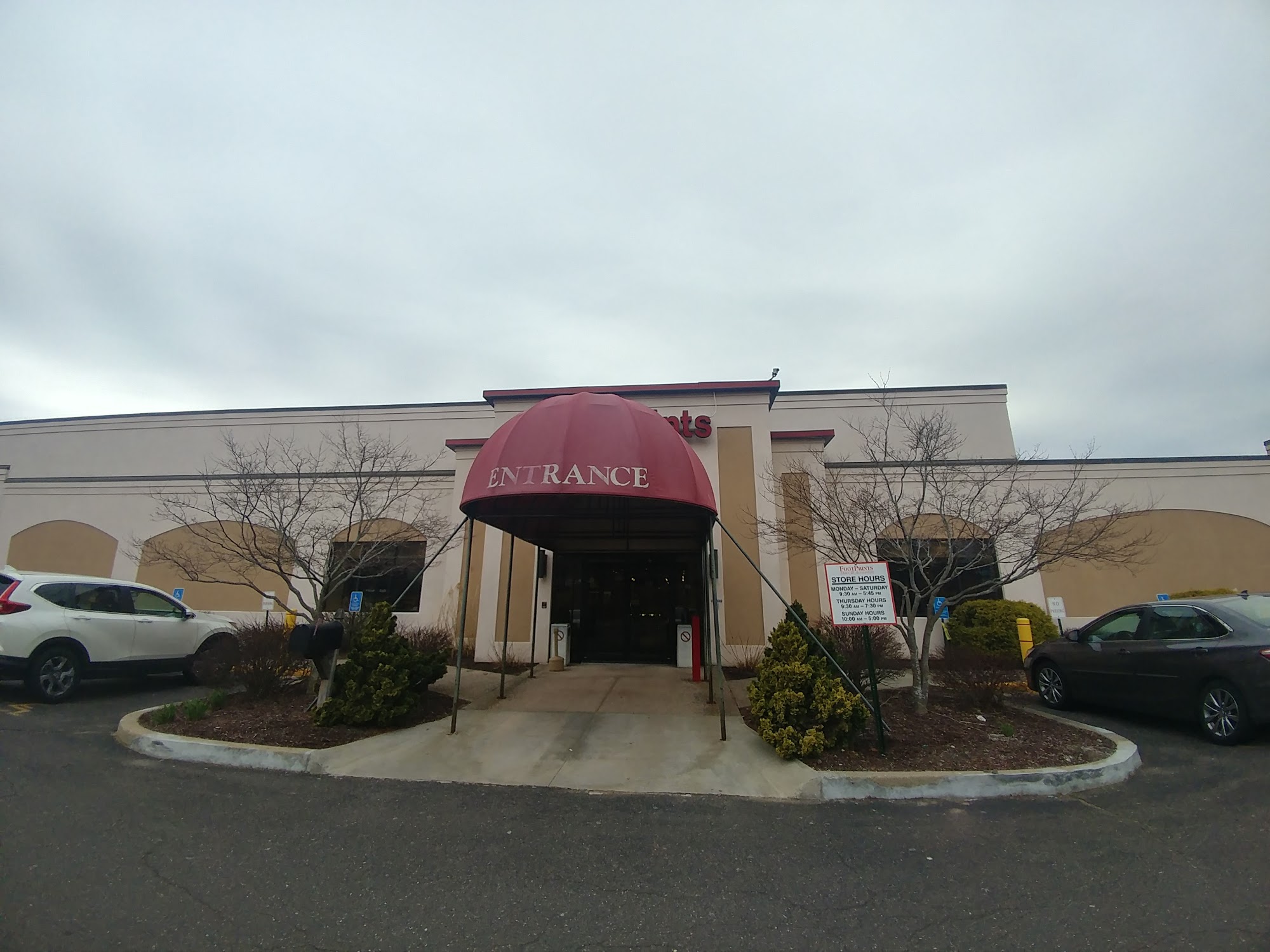 FOOTPRINTS SHOES & ACCESSORIES Newington CT Hours, Directions