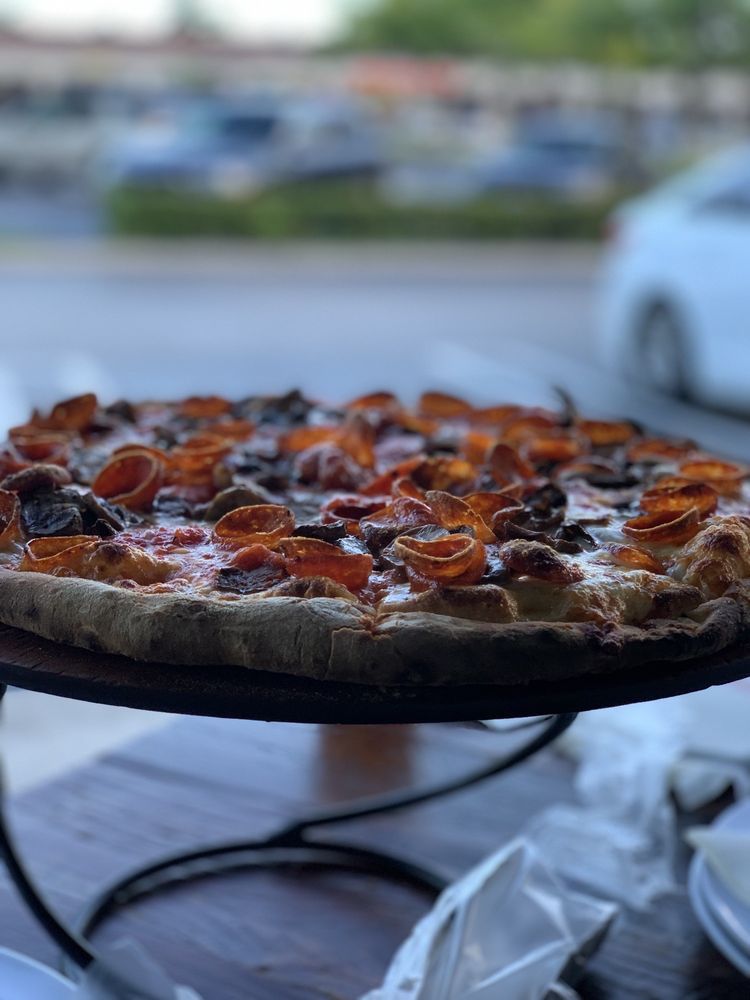 Sicilian Oven Promenade Shops, 20475 Biscayne Blvd, Aventura