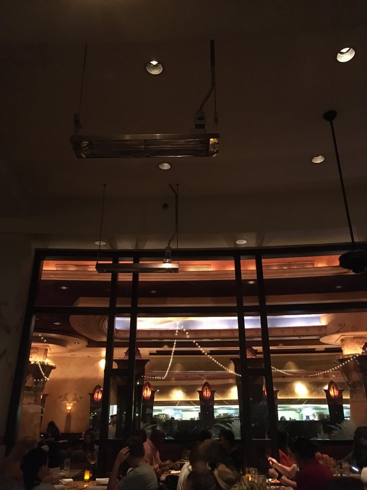 The Cheesecake Factory 19501 Biscayne Blvd, Aventura