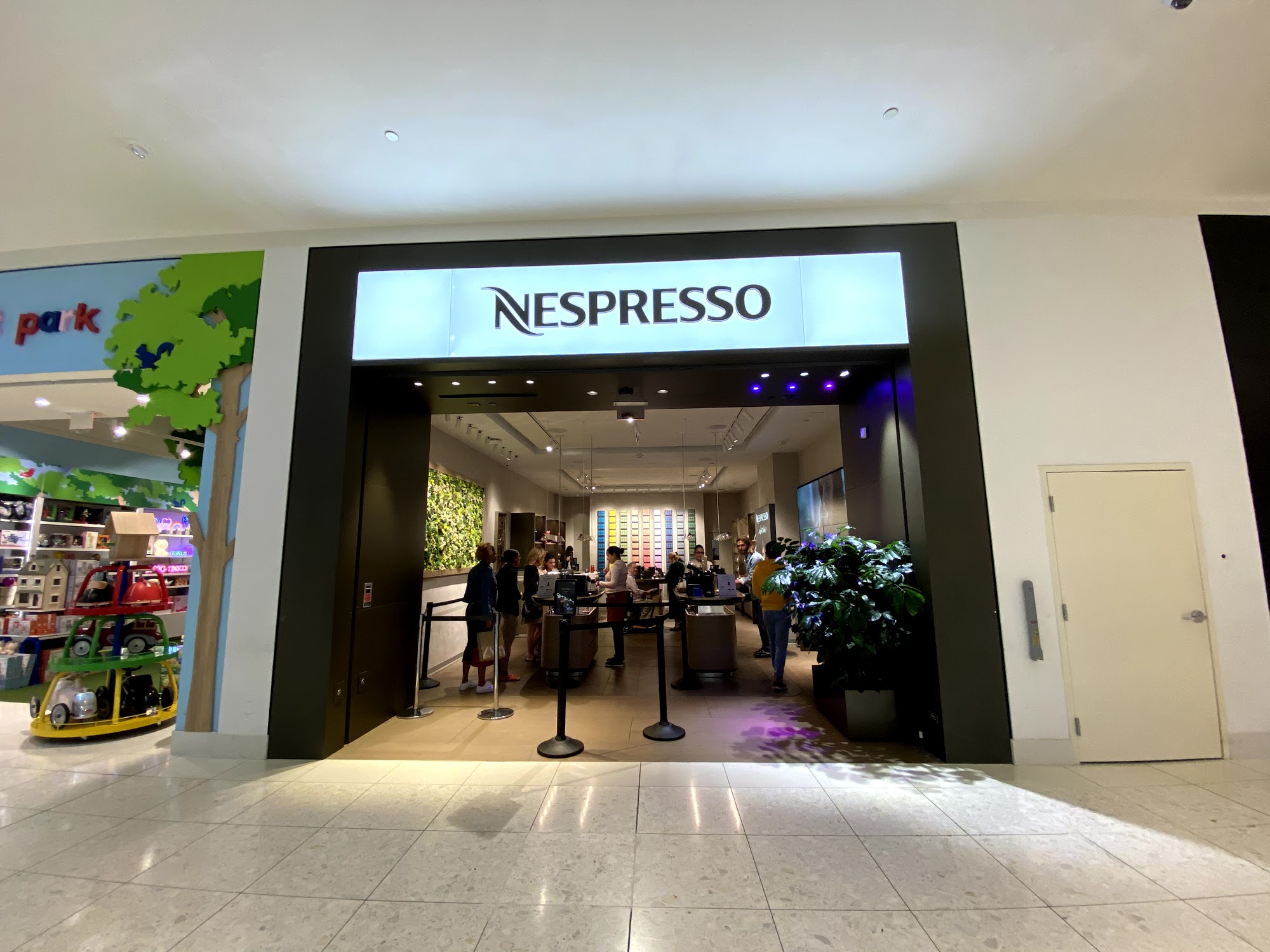 Nespresso Boutique in Sur la table 19501 Biscayne Blvd, Aventura