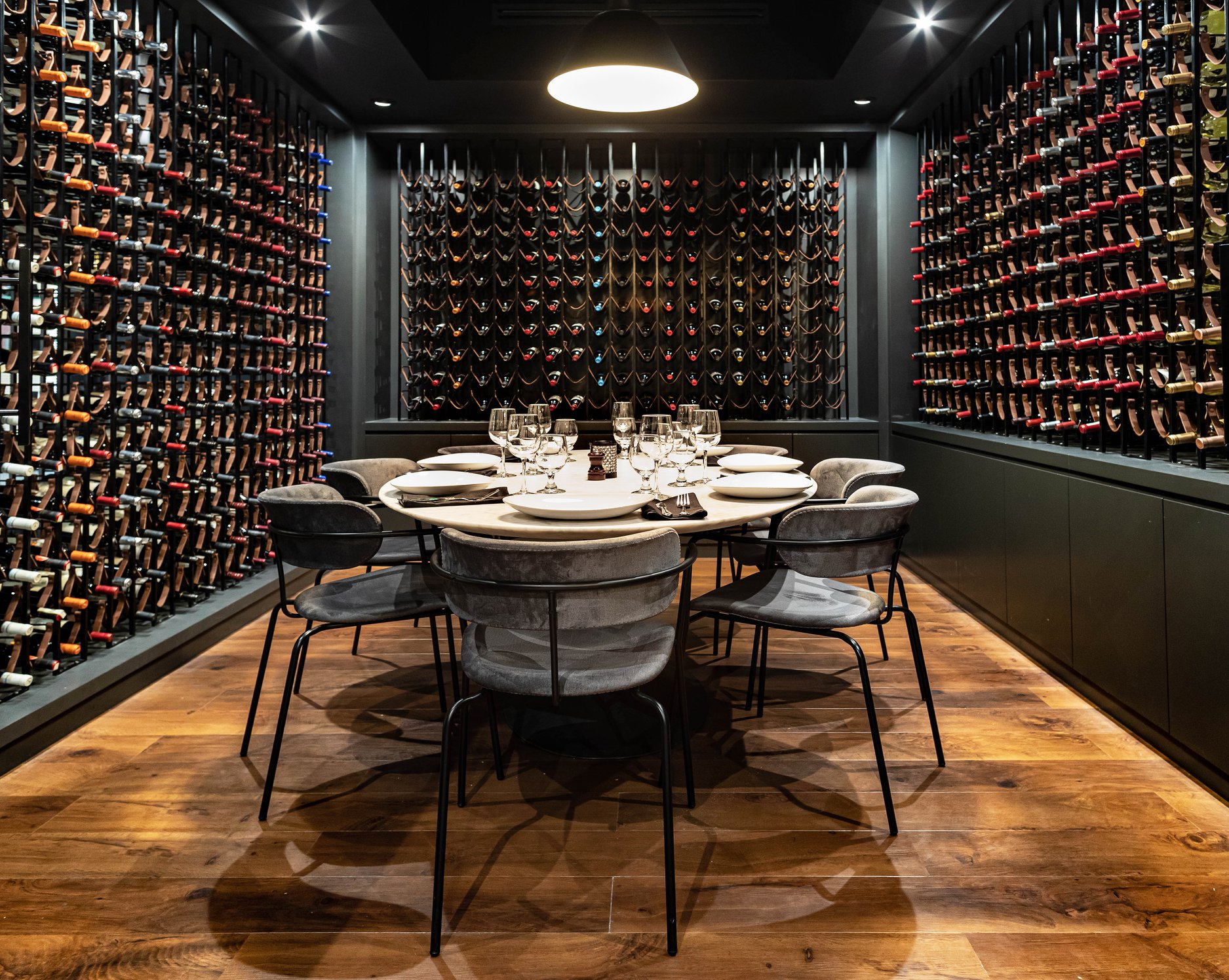 Divieto Ristorante 19575 Biscayne Blvd Suite #375, Aventura