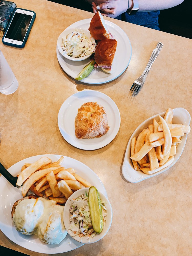 TooJay's Deli • Bakery • Restaurant Glades Plaza, 2240 NW 19th St, Boca Raton
