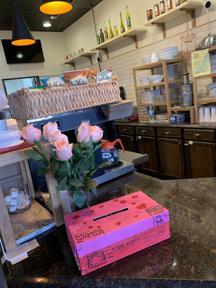 Fresh Bites Cafe 20449 FL-7 AA-9, Boca Raton
