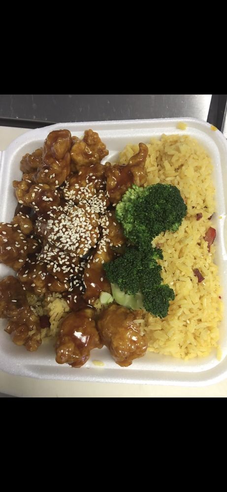 Golden Wok Restaurant 3545 1st St, Bradenton