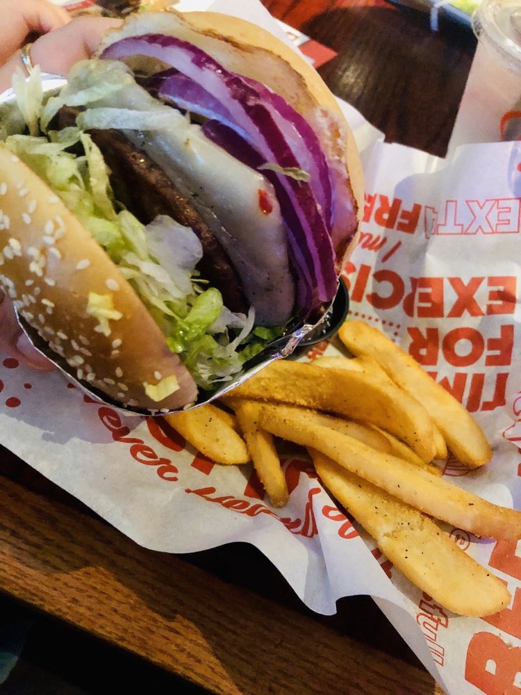Red Robin Gourmet Burgers and Brews 27001 US Hwy 19 N, Clearwater