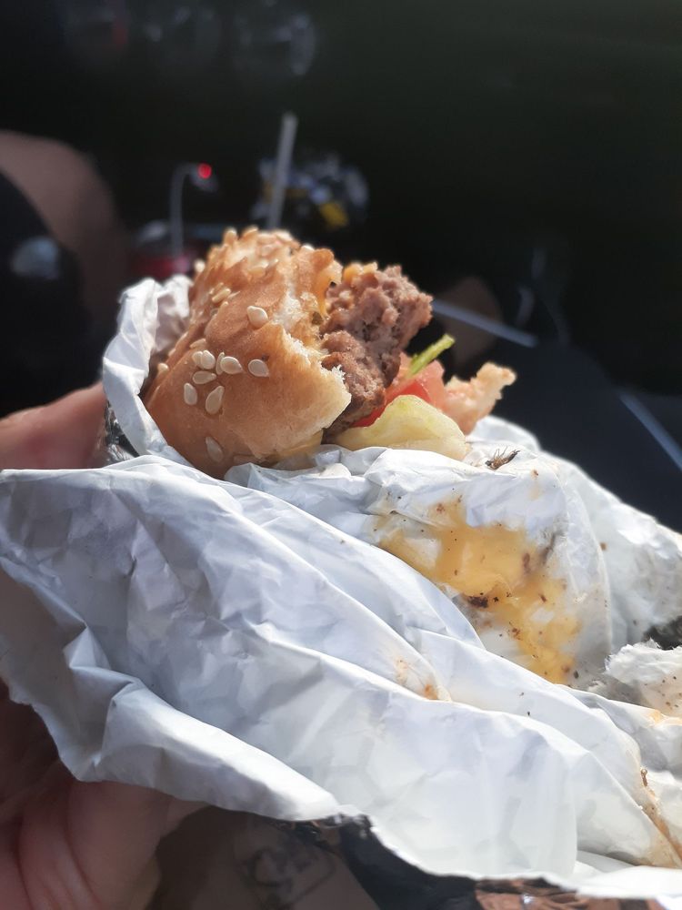 Quickie’s Burgers & Wings 141 S Federal Hwy, Dania Beach