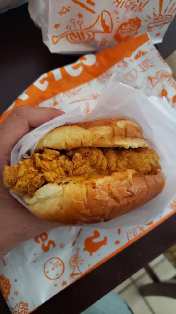 Popeyes Louisiana Kitchen 507 S Federal Hwy, Dania Beach
