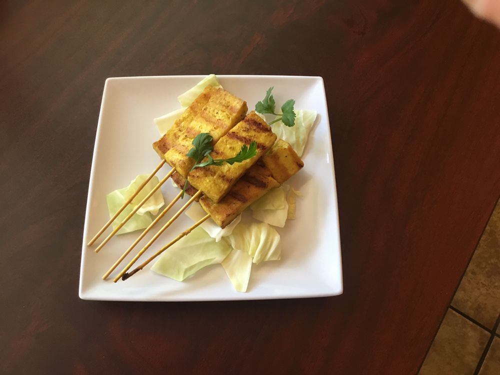 Emerald Thai Restaurant 8500 W State Rd 84, Davie