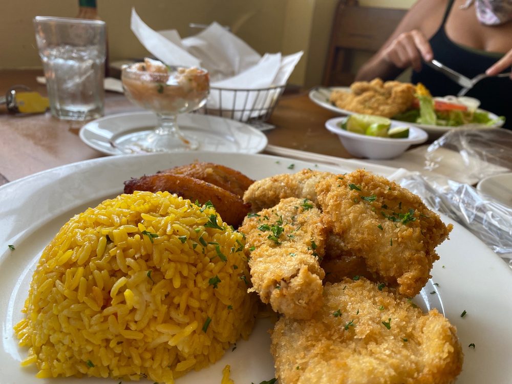 Cayo Esquivel Seafood 11890 NW 87th Ct #1, Hialeah Gardens