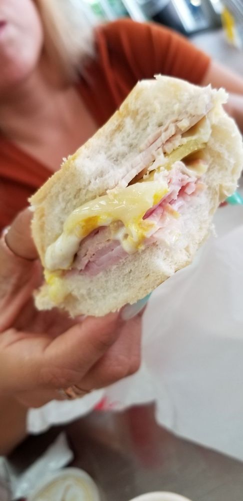 El Palacio de los Jugos 1275 W 49th St, Hialeah